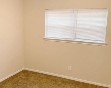 2334 Marble Falls Drive - Photo Thumbnail 12