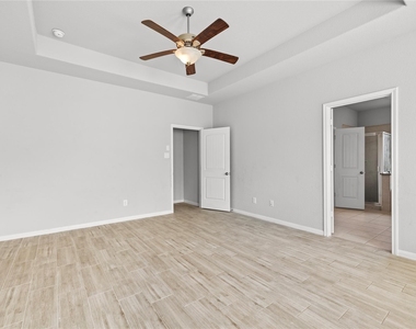 9811 Camellia Gardens Drive - Photo Thumbnail 6
