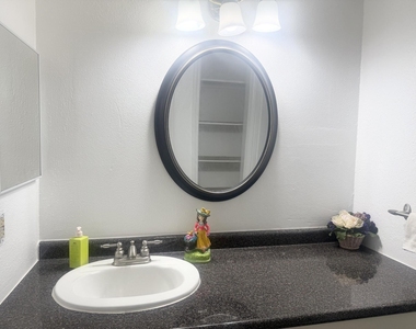 11201 Lynbrook Drive - Photo Thumbnail 23
