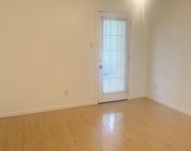 11201 Lynbrook Drive - Photo Thumbnail 16