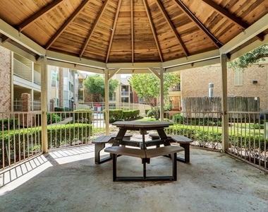 11201 Lynbrook Drive - Photo Thumbnail 3