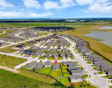 10411 Birds Nest Drive - Photo Thumbnail 4