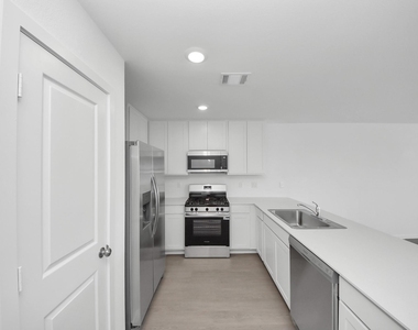 10411 Birds Nest Drive - Photo Thumbnail 9