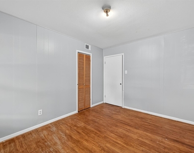 1509 Ronson Road - Photo Thumbnail 5