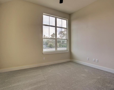 8808 Hollister Pine Court - Photo Thumbnail 18