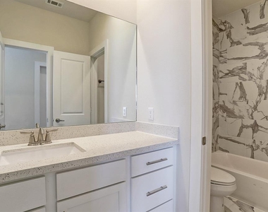 8808 Hollister Pine Court - Photo Thumbnail 17
