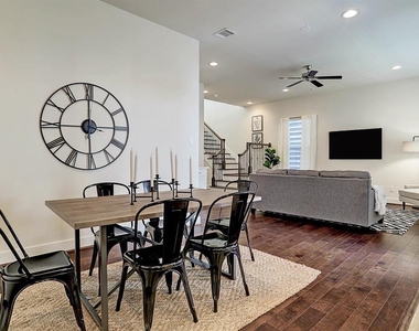8808 Hollister Pine Court - Photo Thumbnail 7