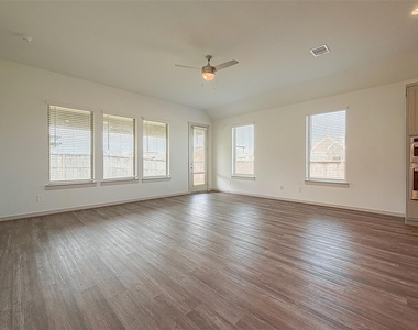 29326 Red Rocks Park Drive - Photo Thumbnail 21