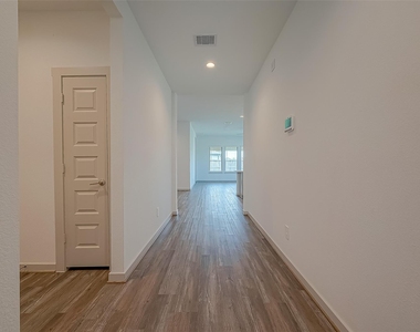 29326 Red Rocks Park Drive - Photo Thumbnail 2