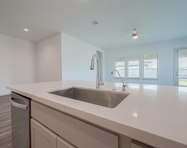 29326 Red Rocks Park Drive - Photo Thumbnail 18