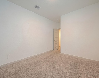 29326 Red Rocks Park Drive - Photo Thumbnail 11