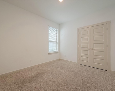 29326 Red Rocks Park Drive - Photo Thumbnail 10