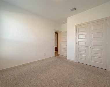 29326 Red Rocks Park Drive - Photo Thumbnail 4