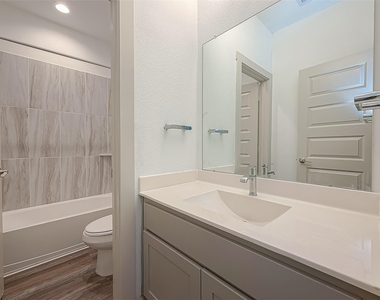 29326 Red Rocks Park Drive - Photo Thumbnail 7