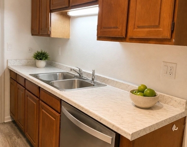 2425 Underwood Street - Photo Thumbnail 5
