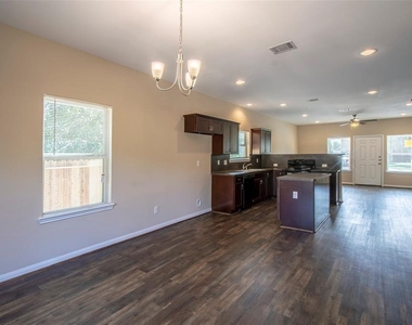 8142 Cabot Street - Photo Thumbnail 3