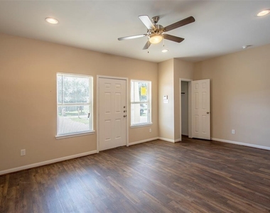 8142 Cabot Street - Photo Thumbnail 15