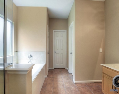 29434 Legends Bluff Drive - Photo Thumbnail 18
