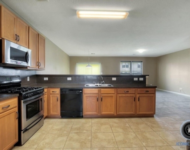 29434 Legends Bluff Drive - Photo Thumbnail 10