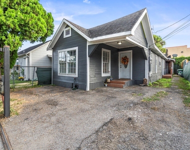 6940 Avenue K - Photo Thumbnail 5