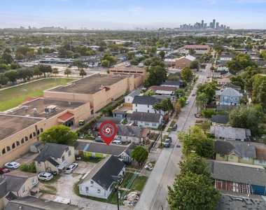 6940 Avenue K - Photo Thumbnail 13