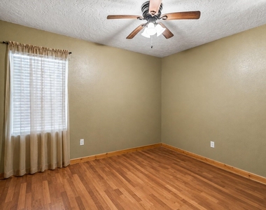 6940 Avenue K - Photo Thumbnail 2