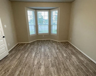 5802 Golden Peak Lane - Photo Thumbnail 7
