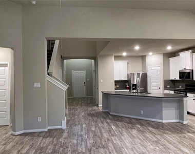 5802 Golden Peak Lane - Photo Thumbnail 10
