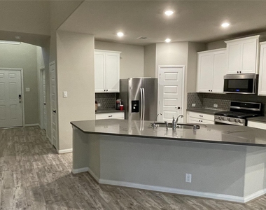 5802 Golden Peak Lane - Photo Thumbnail 4