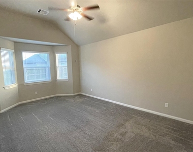 5802 Golden Peak Lane - Photo Thumbnail 11