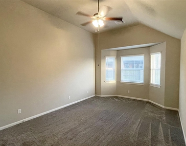 5802 Golden Peak Lane - Photo Thumbnail 12