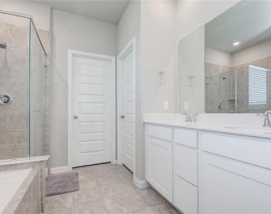 5802 Golden Peak Lane - Photo Thumbnail 17
