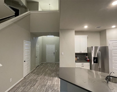 5802 Golden Peak Lane - Photo Thumbnail 3