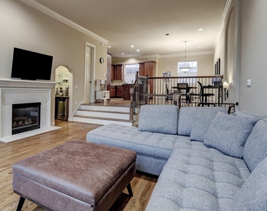 6513 Taggart Street - Photo Thumbnail 6