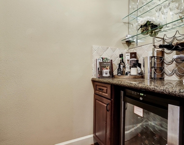 6513 Taggart Street - Photo Thumbnail 7