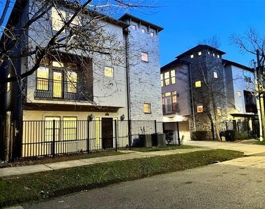 222 Knox Street - Photo Thumbnail 1
