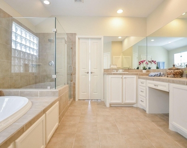 222 Knox Street - Photo Thumbnail 27