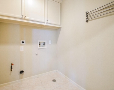 222 Knox Street - Photo Thumbnail 34