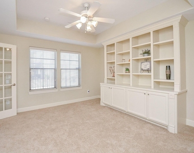 222 Knox Street - Photo Thumbnail 6