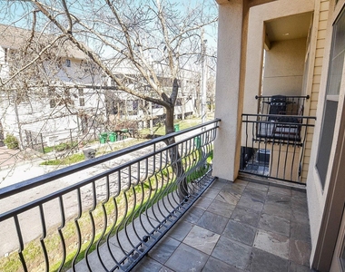 222 Knox Street - Photo Thumbnail 15