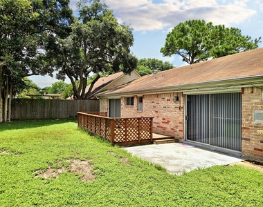 22619 Deville Drive - Photo Thumbnail 18