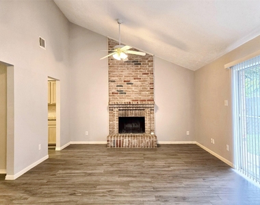22619 Deville Drive - Photo Thumbnail 4