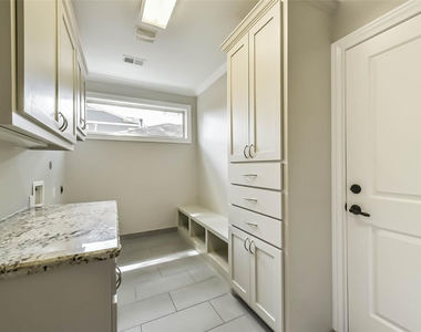1317 Chantilly Lane - Photo Thumbnail 28