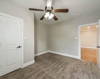 1317 Chantilly Lane - Photo Thumbnail 40