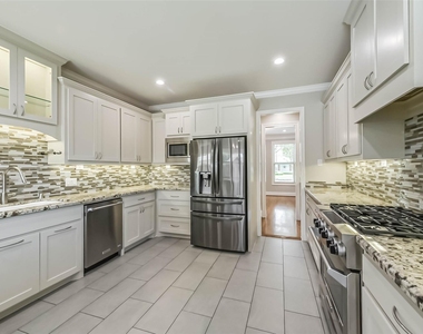 1317 Chantilly Lane - Photo Thumbnail 13