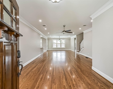1317 Chantilly Lane - Photo Thumbnail 4