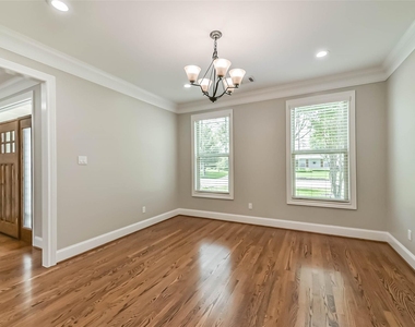 1317 Chantilly Lane - Photo Thumbnail 17