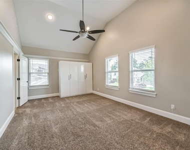 1317 Chantilly Lane - Photo Thumbnail 31