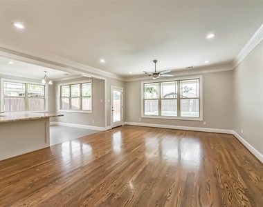 1317 Chantilly Lane - Photo Thumbnail 6