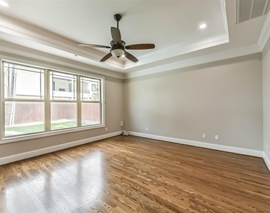 1317 Chantilly Lane - Photo Thumbnail 21